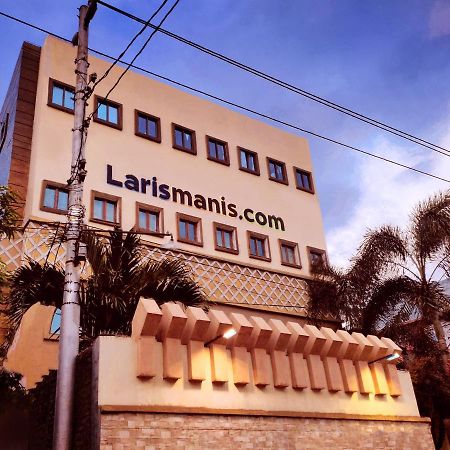 Hotel Syariah Larismanis Семаранг Екстер'єр фото