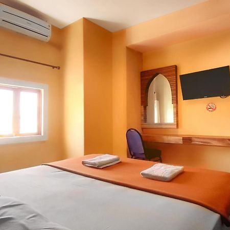 Hotel Syariah Larismanis Семаранг Екстер'єр фото