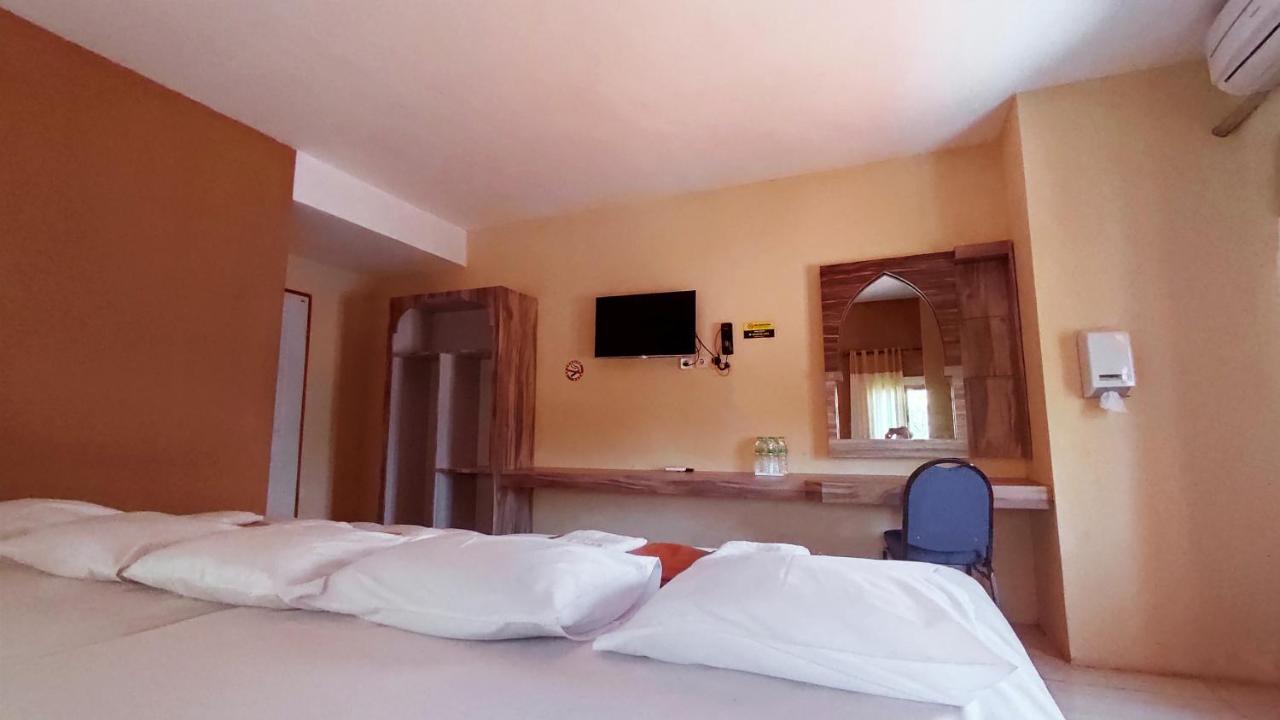Hotel Syariah Larismanis Семаранг Екстер'єр фото