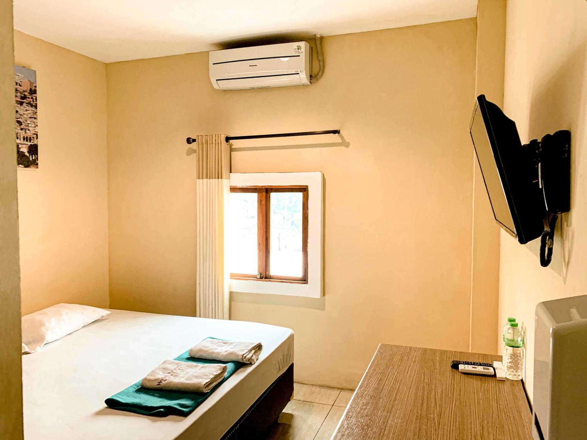Hotel Syariah Larismanis Семаранг Екстер'єр фото